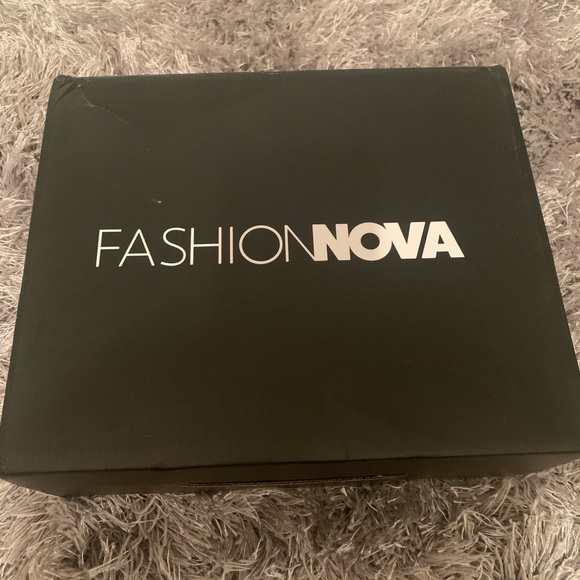Fashion Nova Boots - Picture 7 of 8